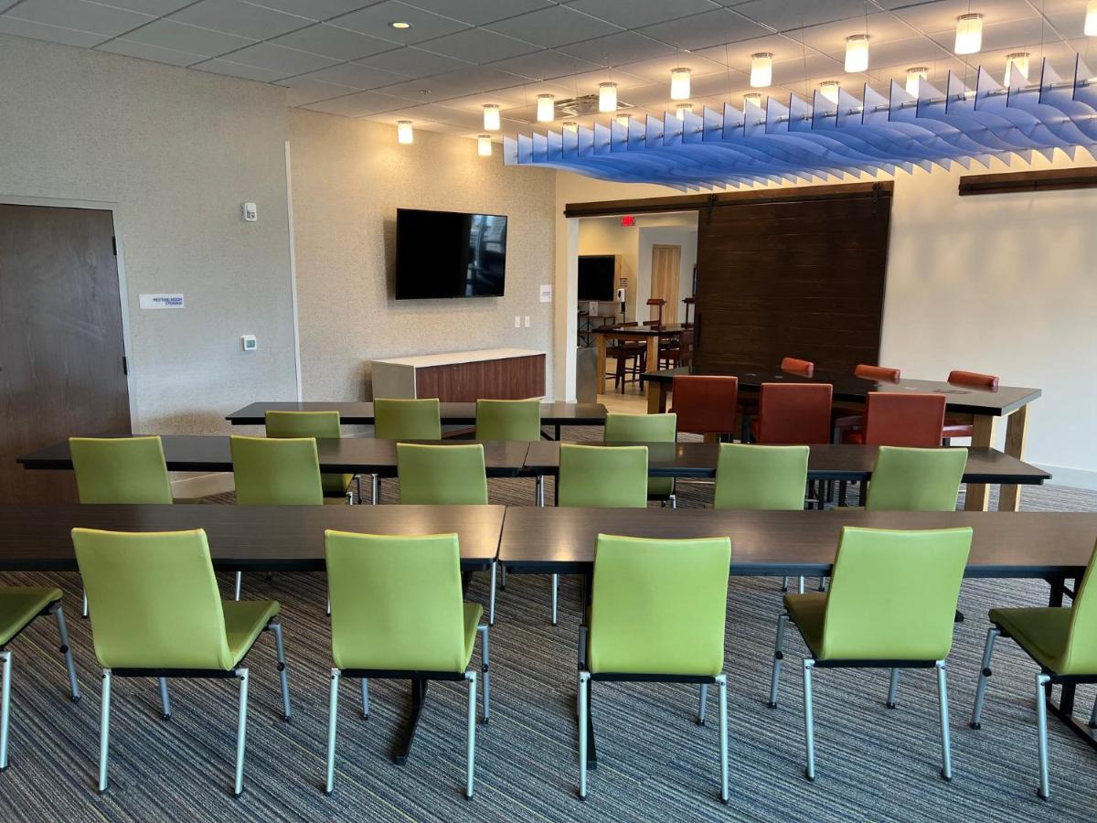 Holiday Inn Express & Suites Tuscaloosa East By Ihg Exterior foto